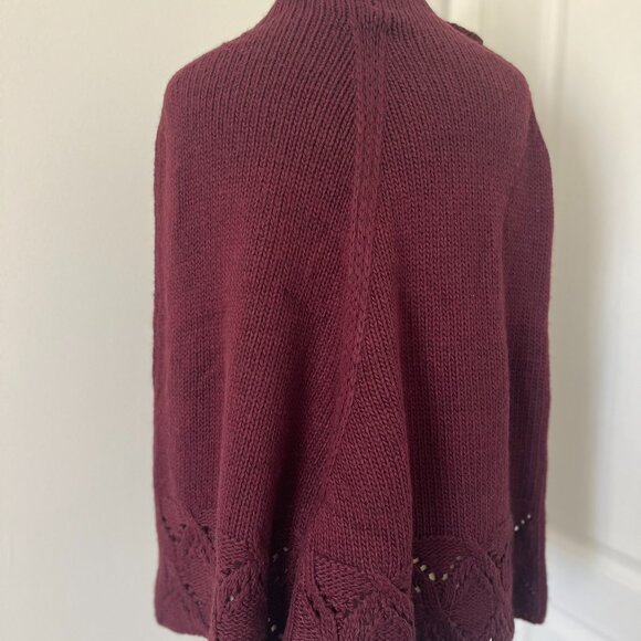 Cocogio Knit Poncho - Picture 3 of 4